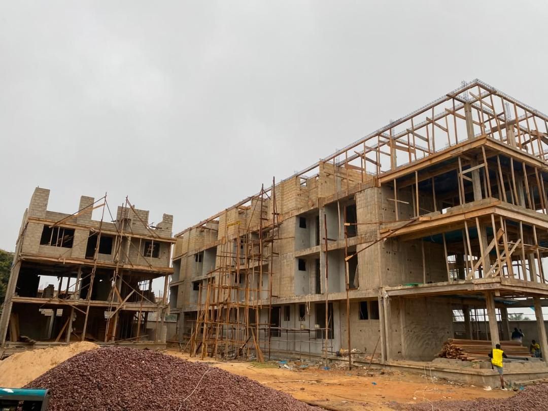 Bâtiment à étages en construction suivi par GEERS